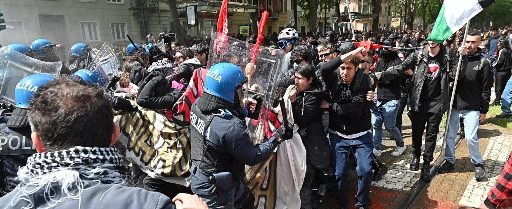 Përleshje me protestuesit në marshimin e 1 Majit në Torino