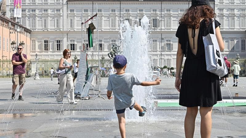 Caldo record a Torino, oggi il picco: percepiti fino a 37 gradi. Ospedali pieni e rischio blackout