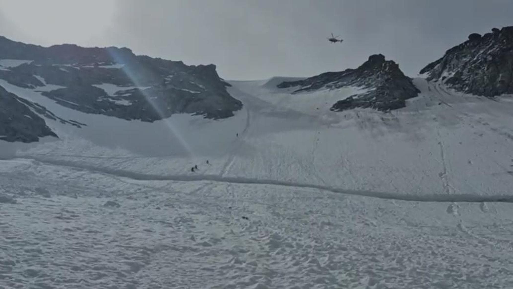 Tragedia sul Gran Paradiso, alpinista perde la vita durante una scalata. Recuperati i compagni