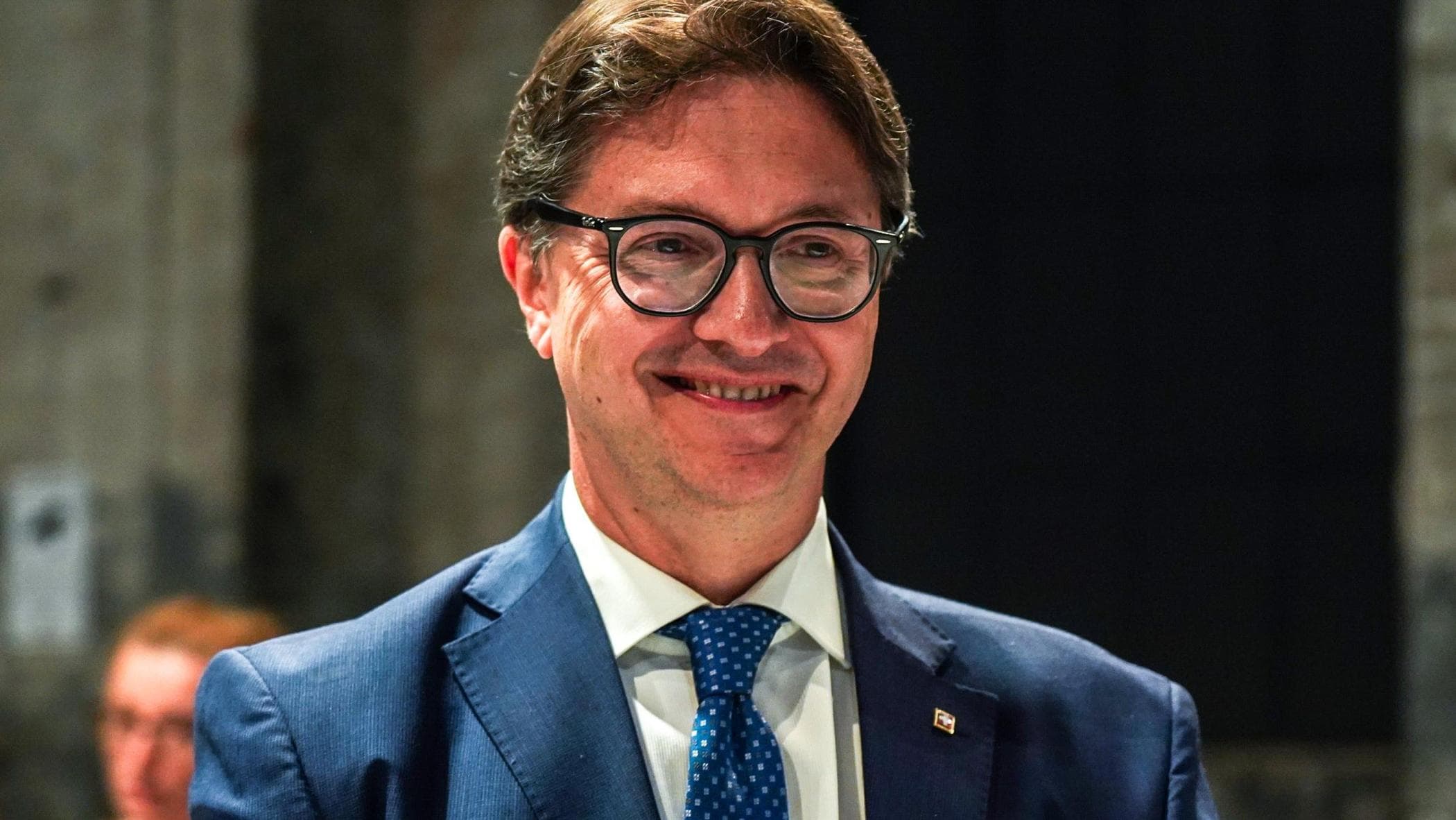“Con una donna in ufficio lascio sempre la porta aperta”: bu