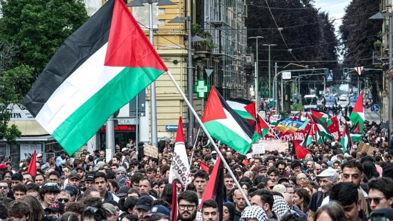 Due giovani denunciati per le proteste pro Palestina a Torino si tolgono la vita