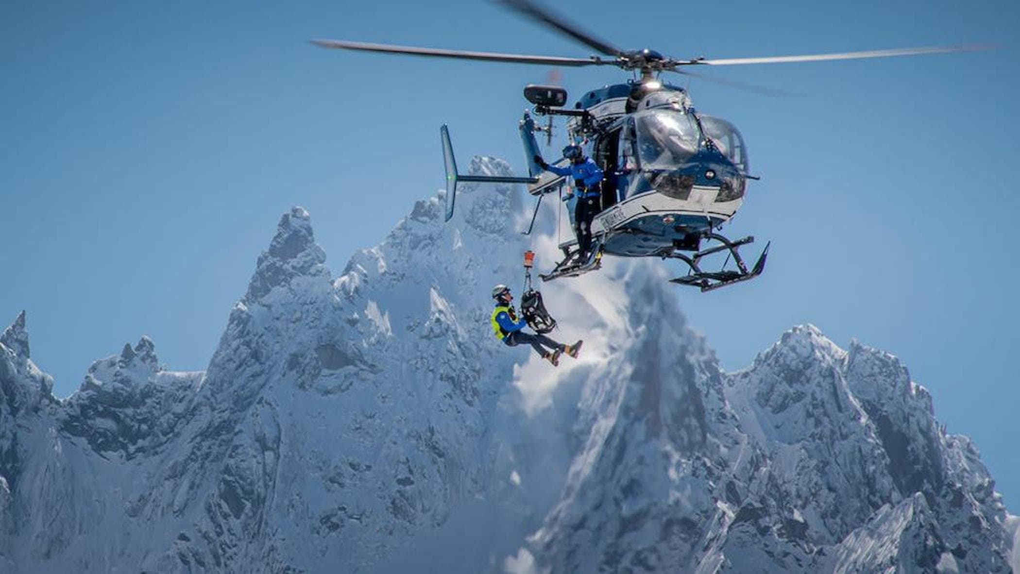 Weekend nero sulle Alpi: altri due alpinisti morti sul Monte Bianco, soccorsi ancora in corso