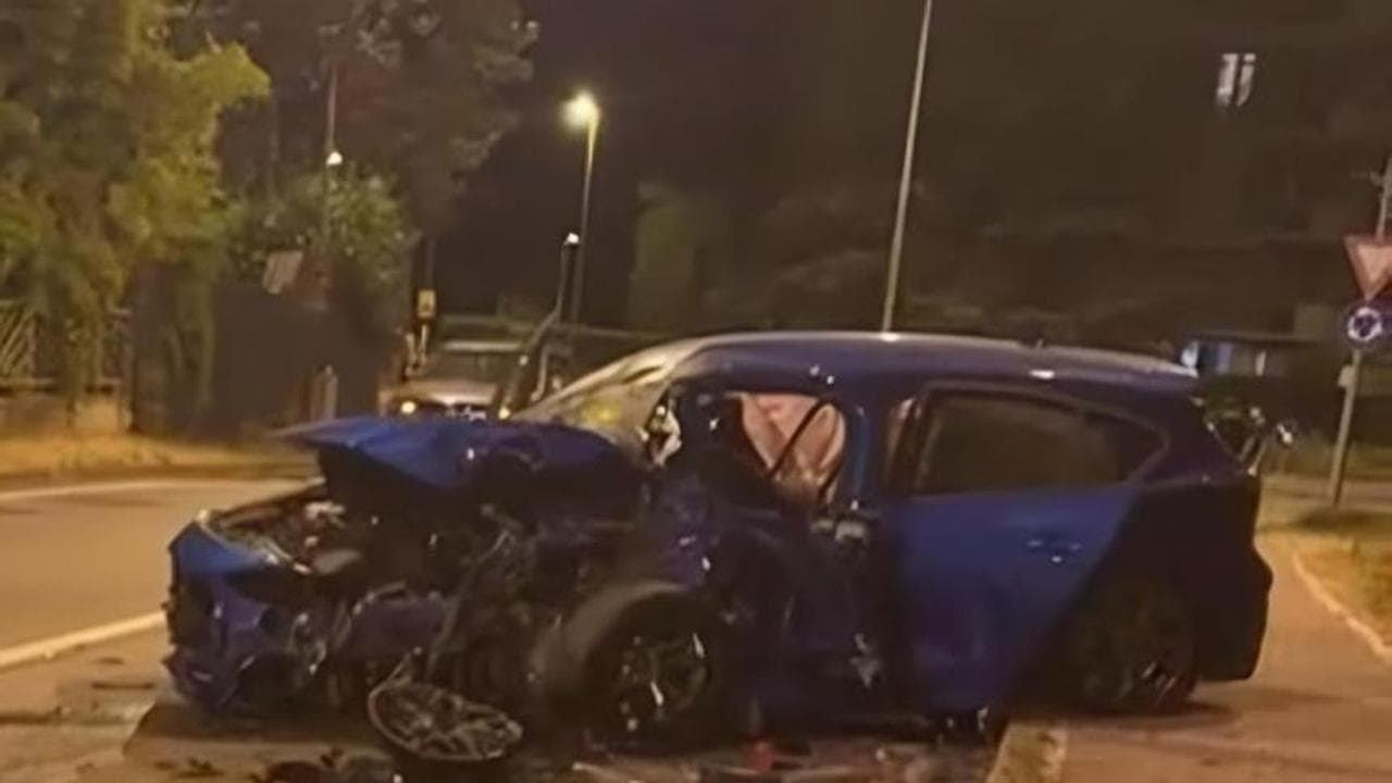 L'auto della vittima dopo l'incidente