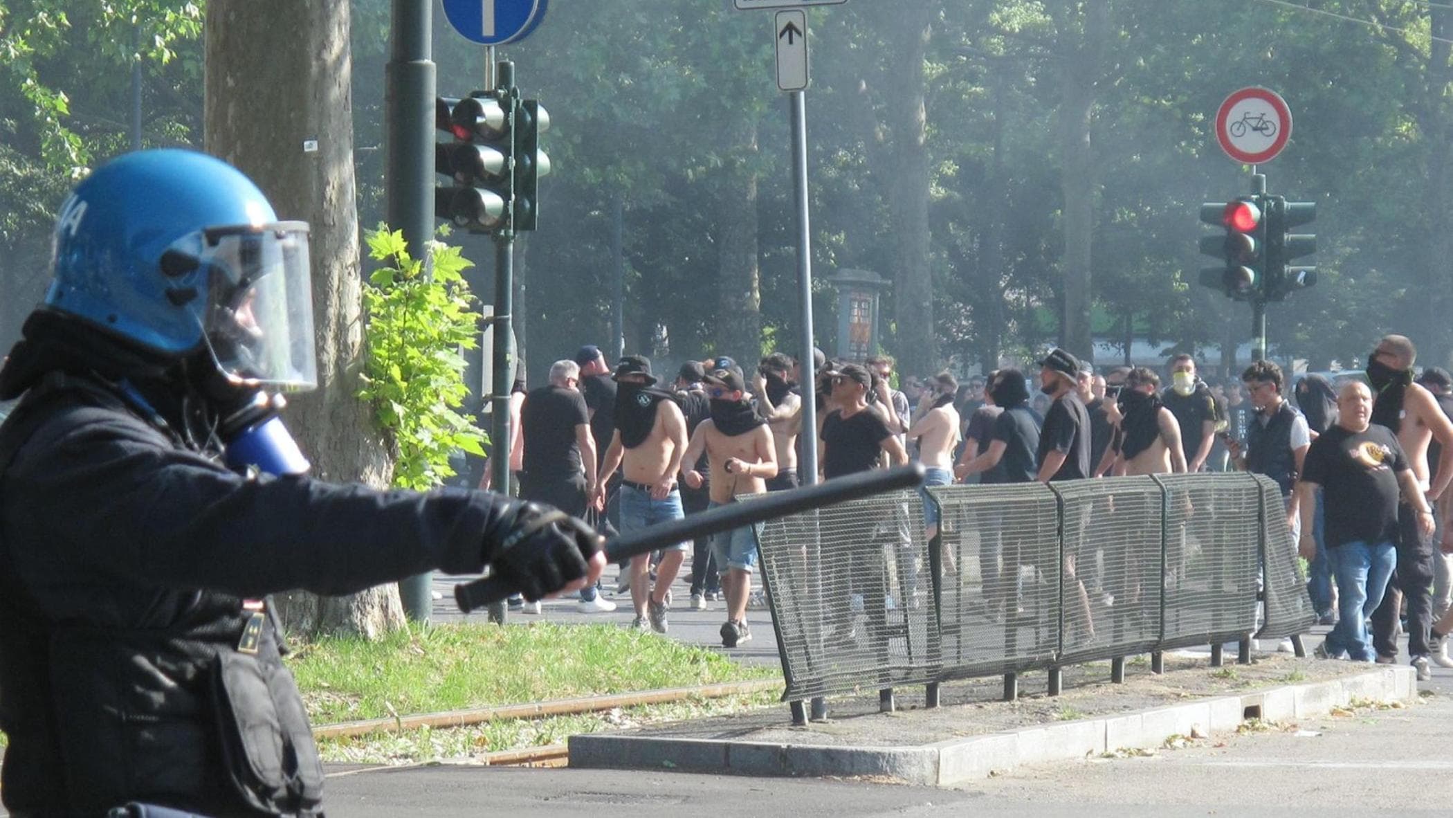 Derby, ora il poliziotto rischia il licenziamento: “Ho sparato nel caos, non so se l’ho colpito io"