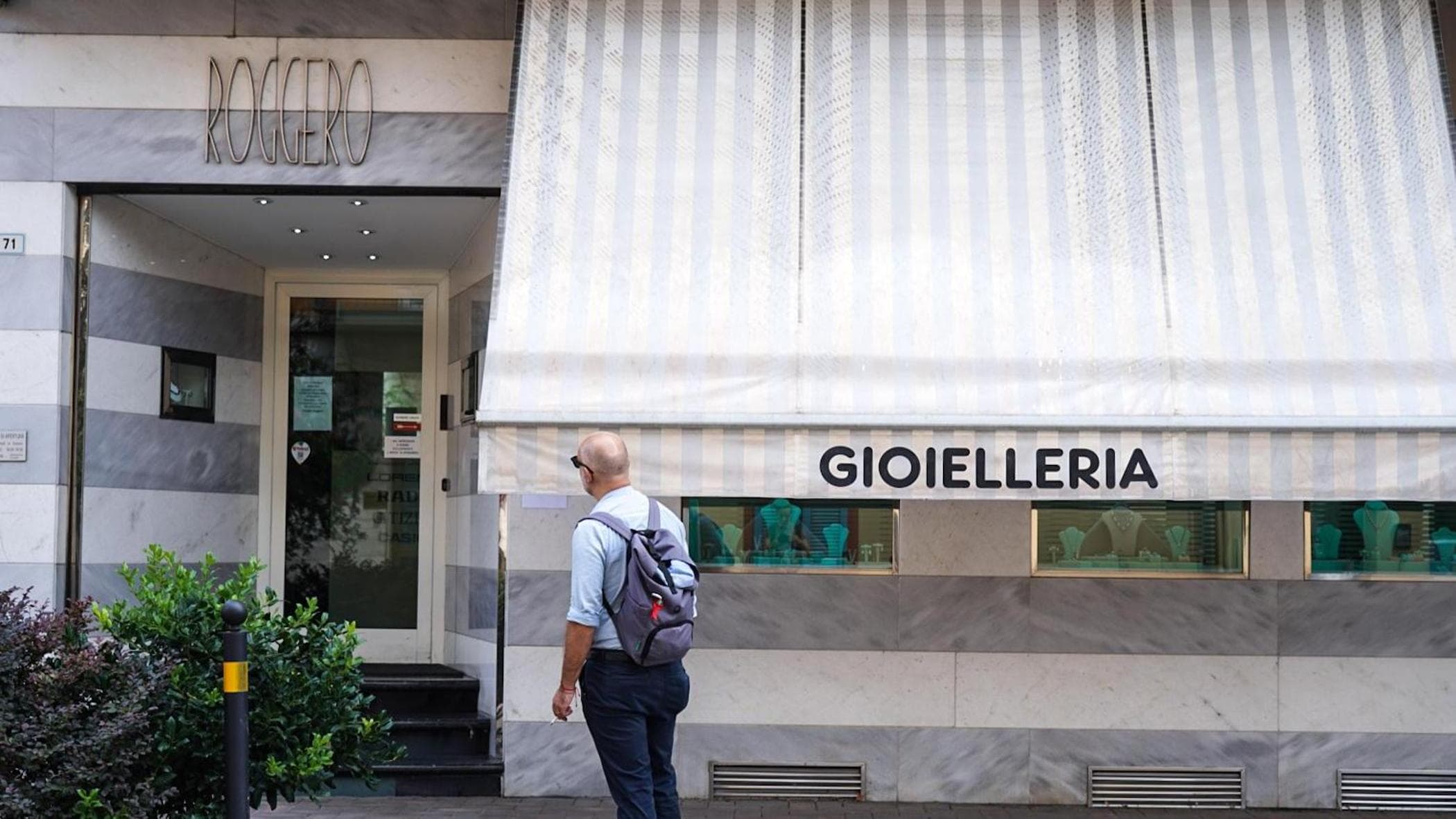 A Grinzane riapre la gioielleria dei Roggero: “Viviamo un brutto sogno ma voltiamo pagina”