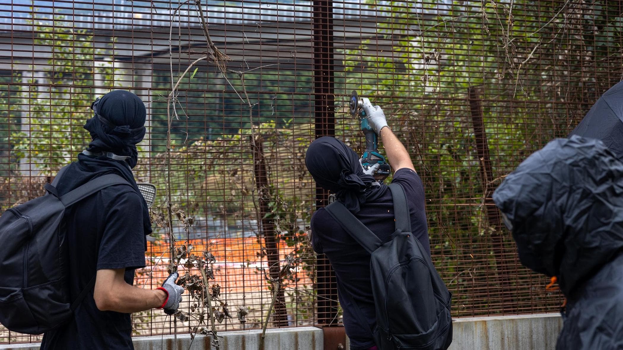fermati antagonisti stranieri per assalti ai cantieri no tav da Torino.repubblica.it fermati antagonisti stranieri per assalti ai cantieri no tav