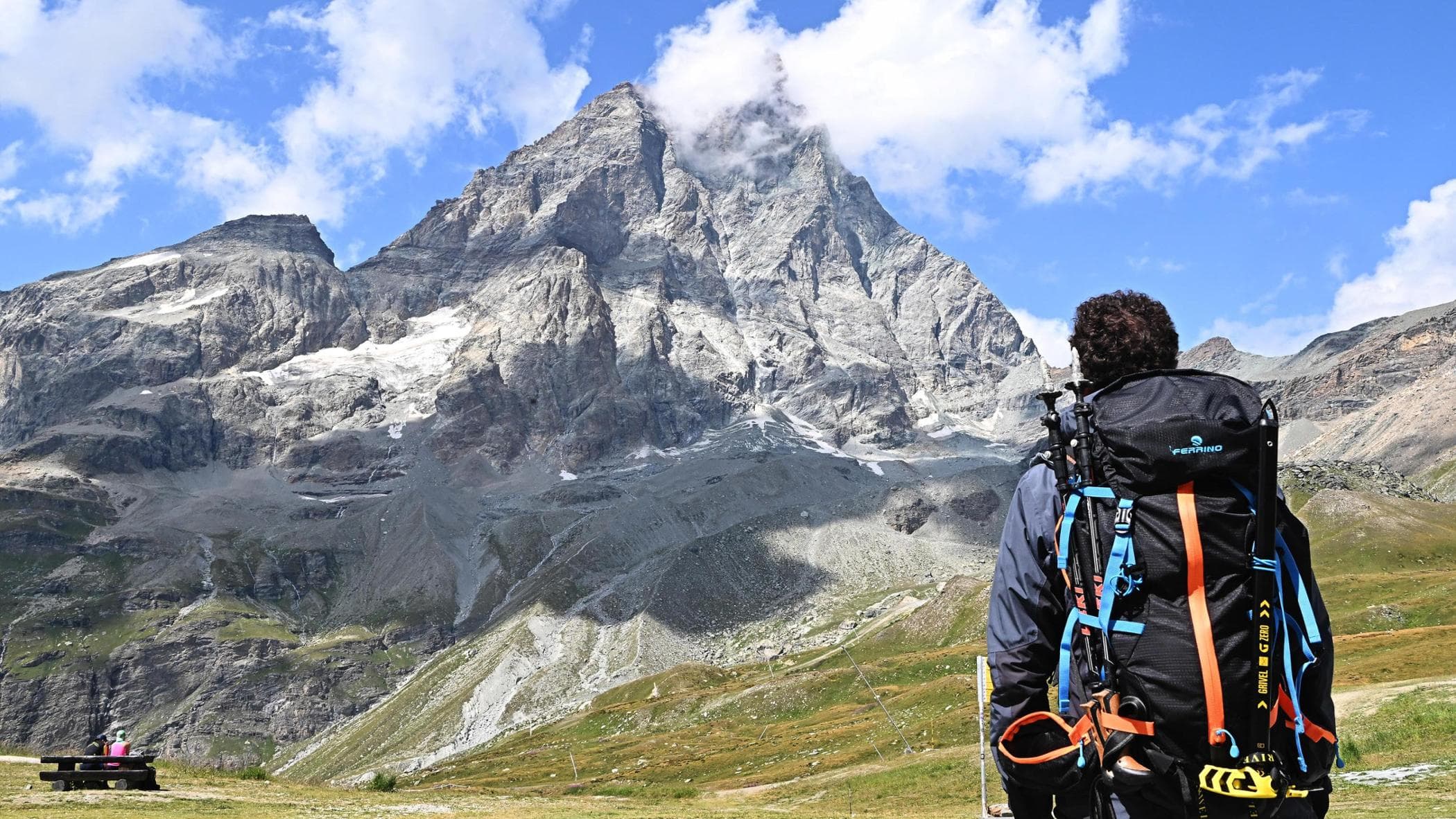 Sul Cervino, il ghiacciaio liquido è orfano dello sci estivo
