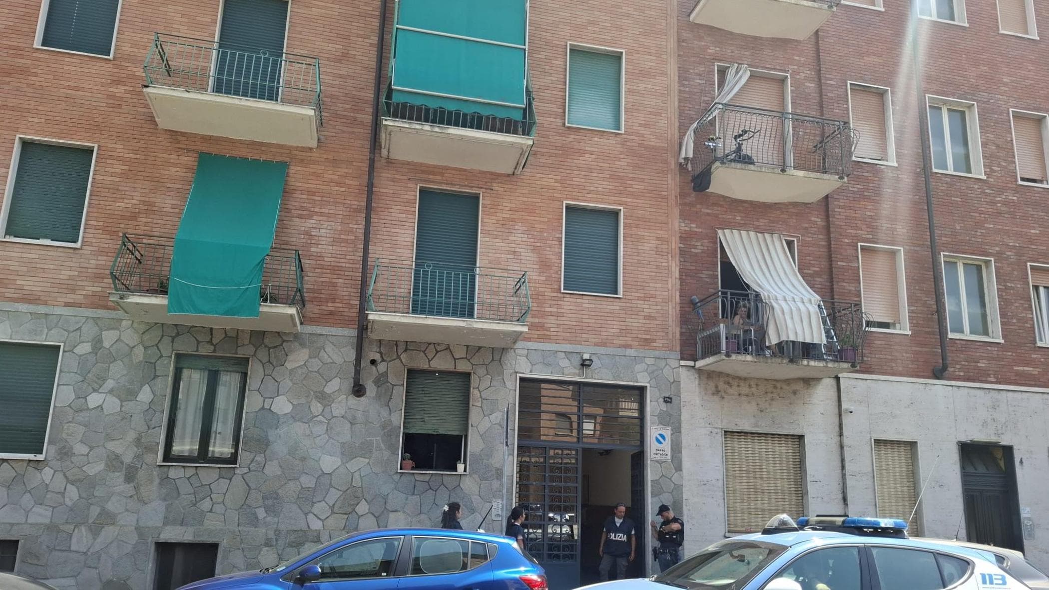 Trovata morta nel cassone del letto: arrestato l’ex compagno per il femminicidio di Daniela Florea