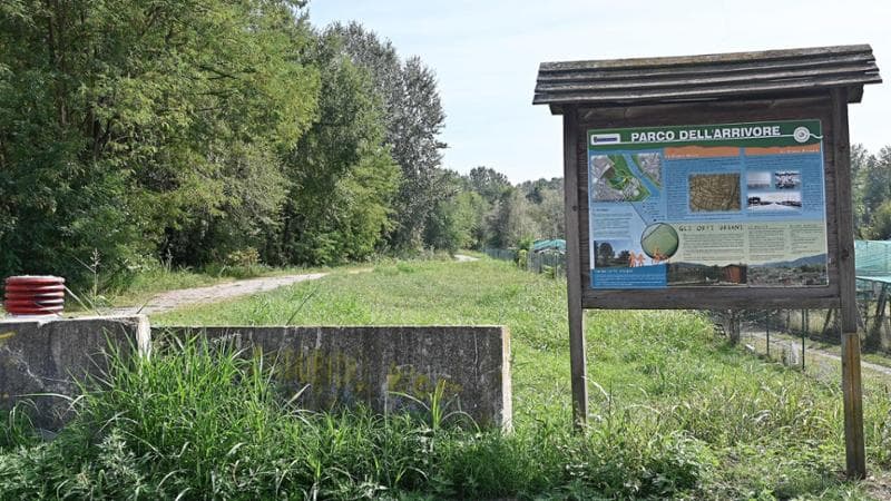 Violenta un 12enne al parco dell’Arrivore: prima di scappare gli offre patatine e Coca-Cola