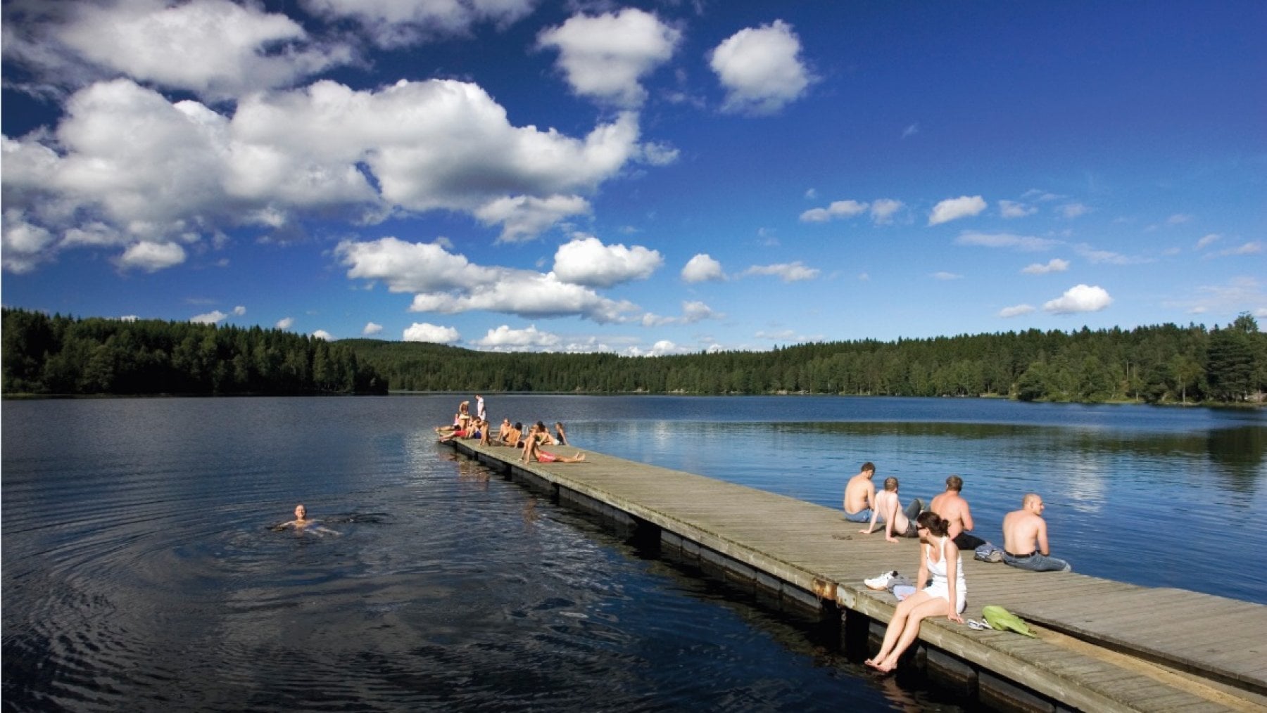 Relax sul molo, in un fiordo poco fuori Oslo