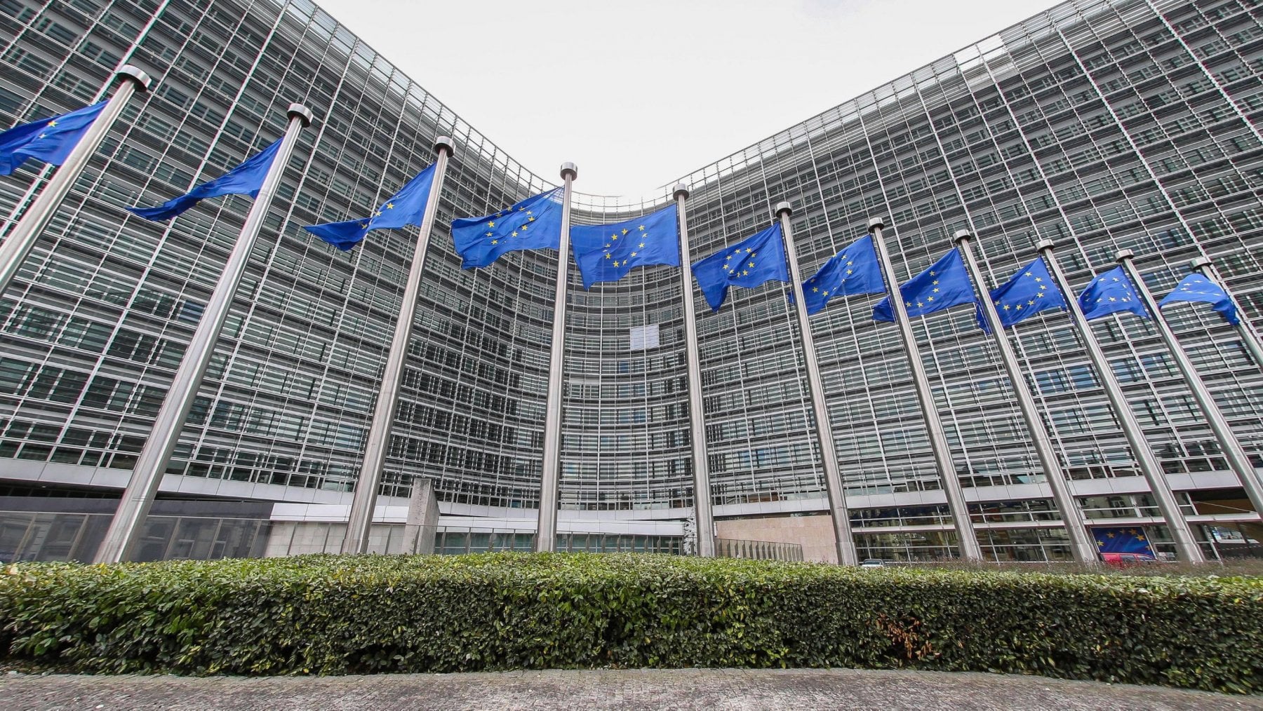 L’Ue morbida con l’Italia, ma per poco