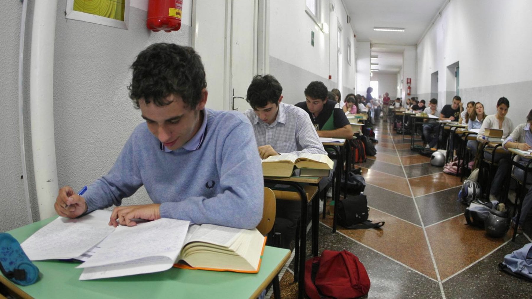 Caro tema, come ti scrivo?