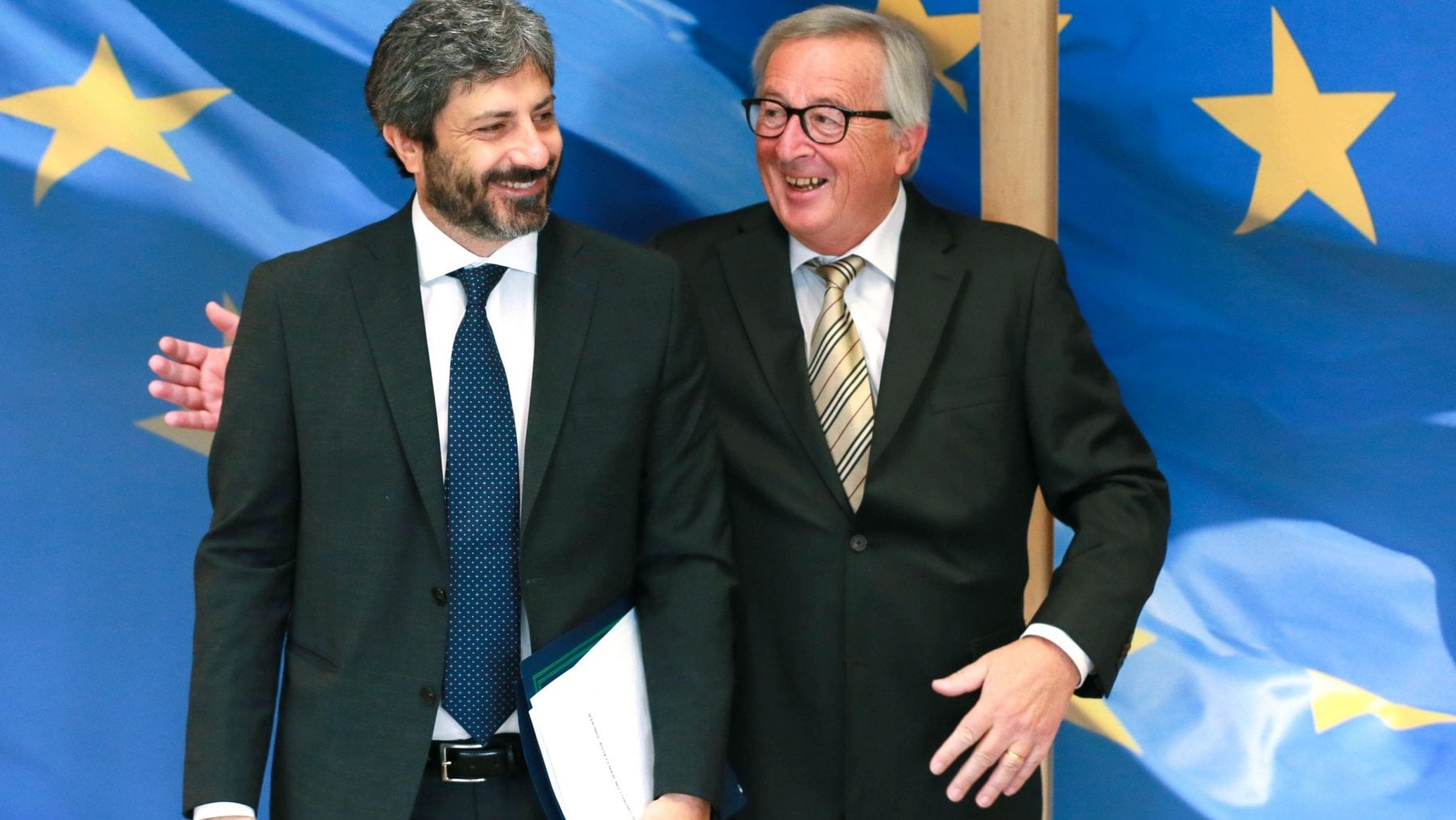 Roberto Fico (a sinistra) con Jean-Claude Juncker