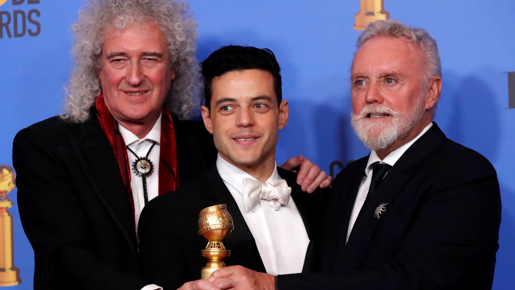 Il vincitore Rami Malek protagonista di "Bohemian rhapsody" nei panni di Freddie Mercury tra Brian May e Roger Taylor dei Queen