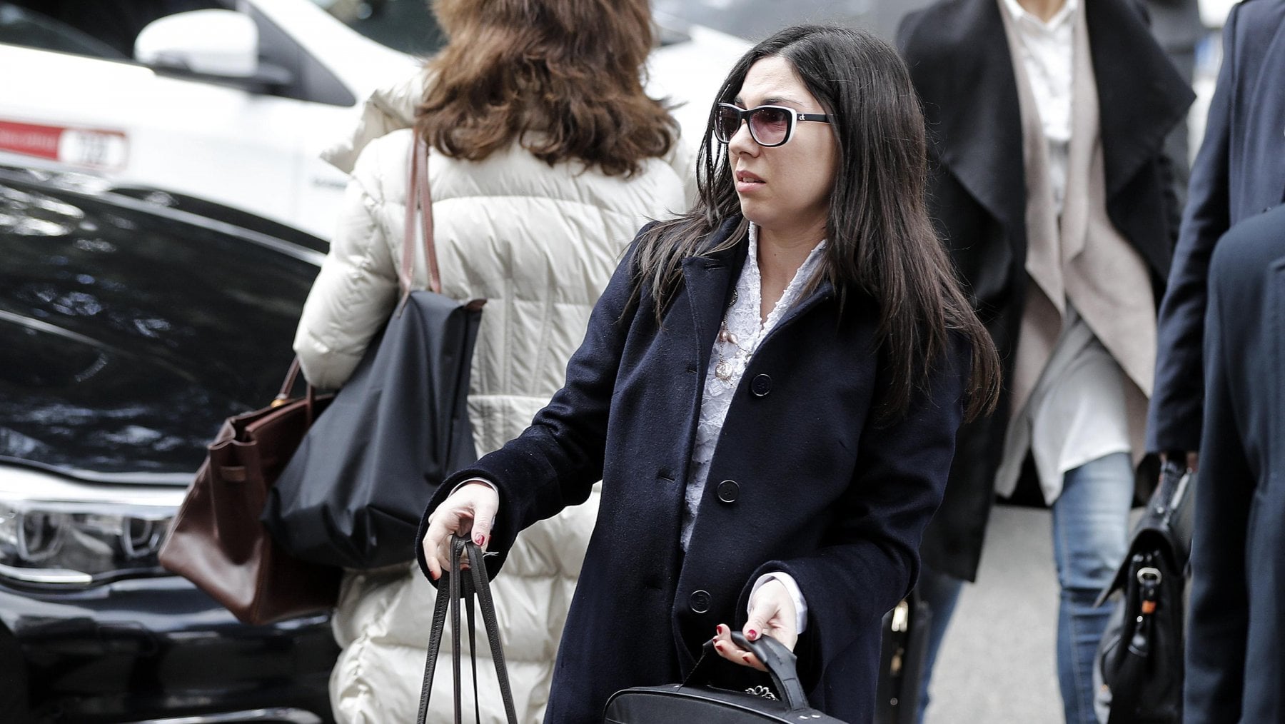 Solidarietà a Giulia Sarti per le foto intime rubate. L'ombra del ricatto politico