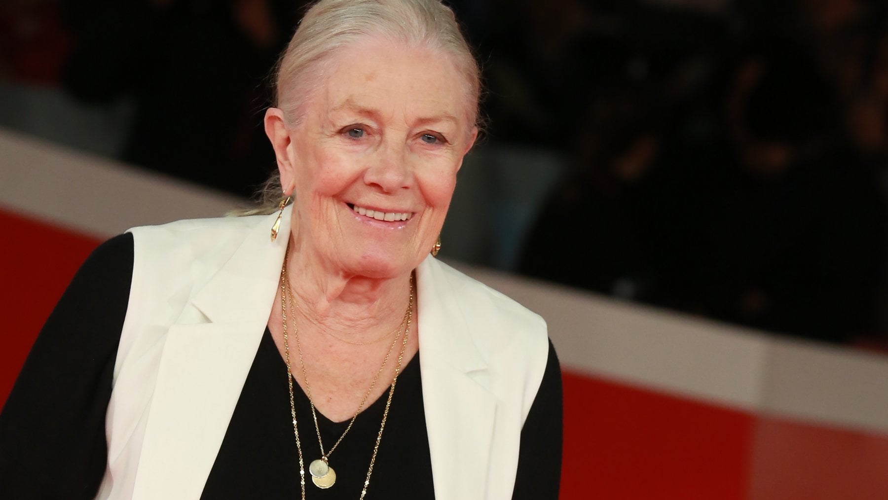 Profughi, la battaglia di Vanessa Redgrave: "Lasciare in mare chi cerca una vita è una vergogna per l'Europa"