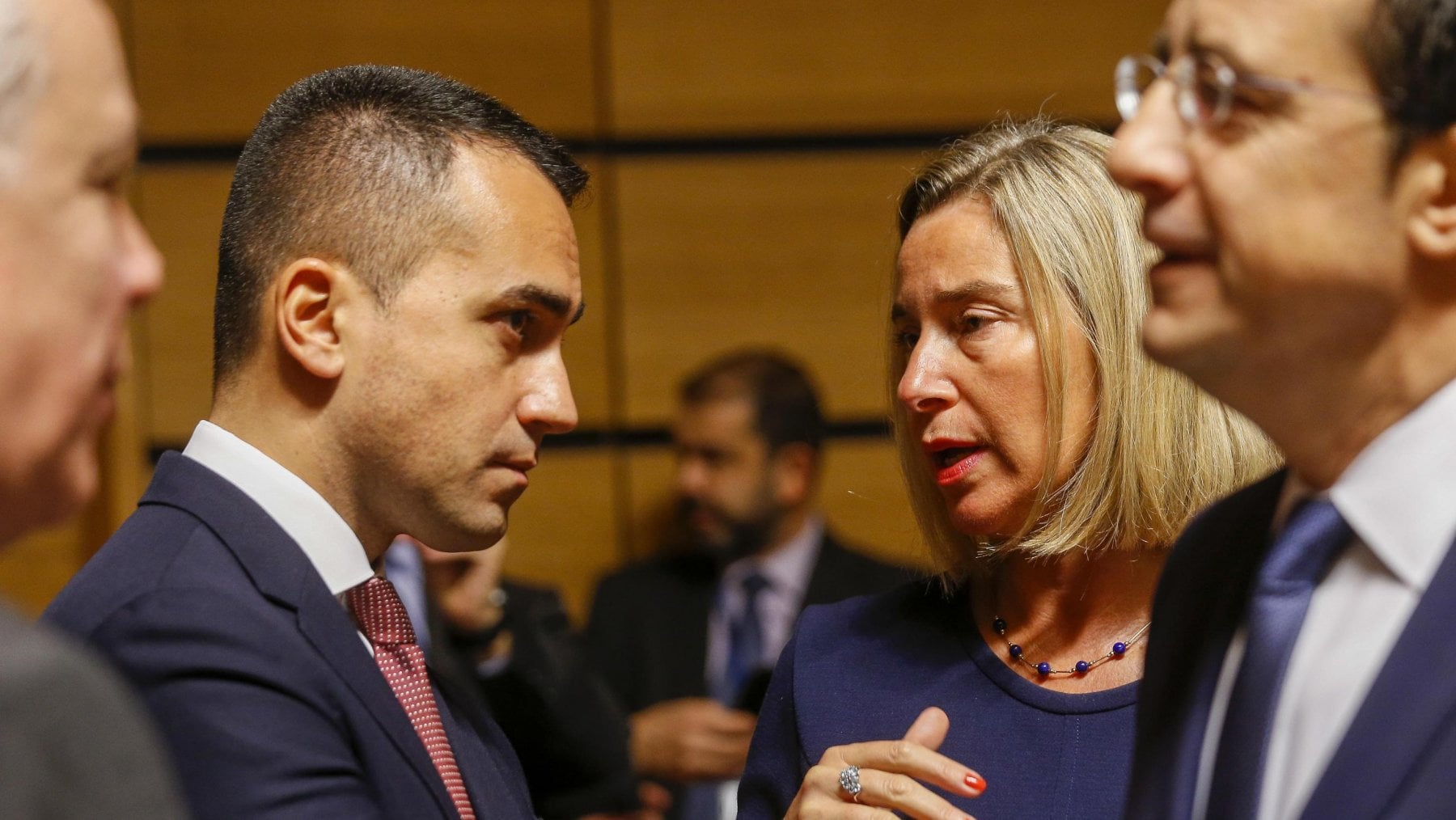 Ue, basta armi ai turchi, ma solo in futuro
