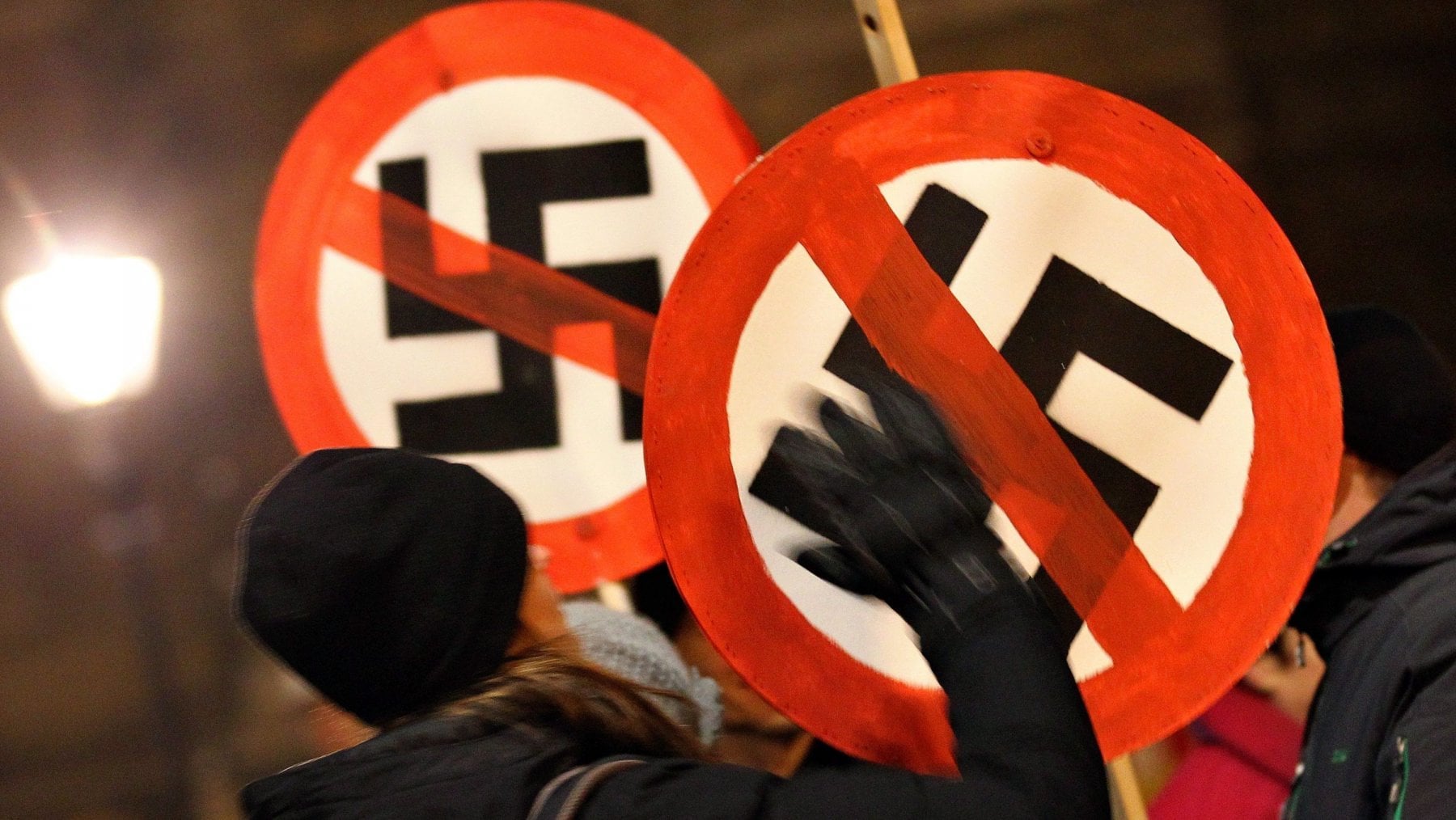 A Dresda che si ribella al nazismo: “Infesta la città, è ora di dire basta”