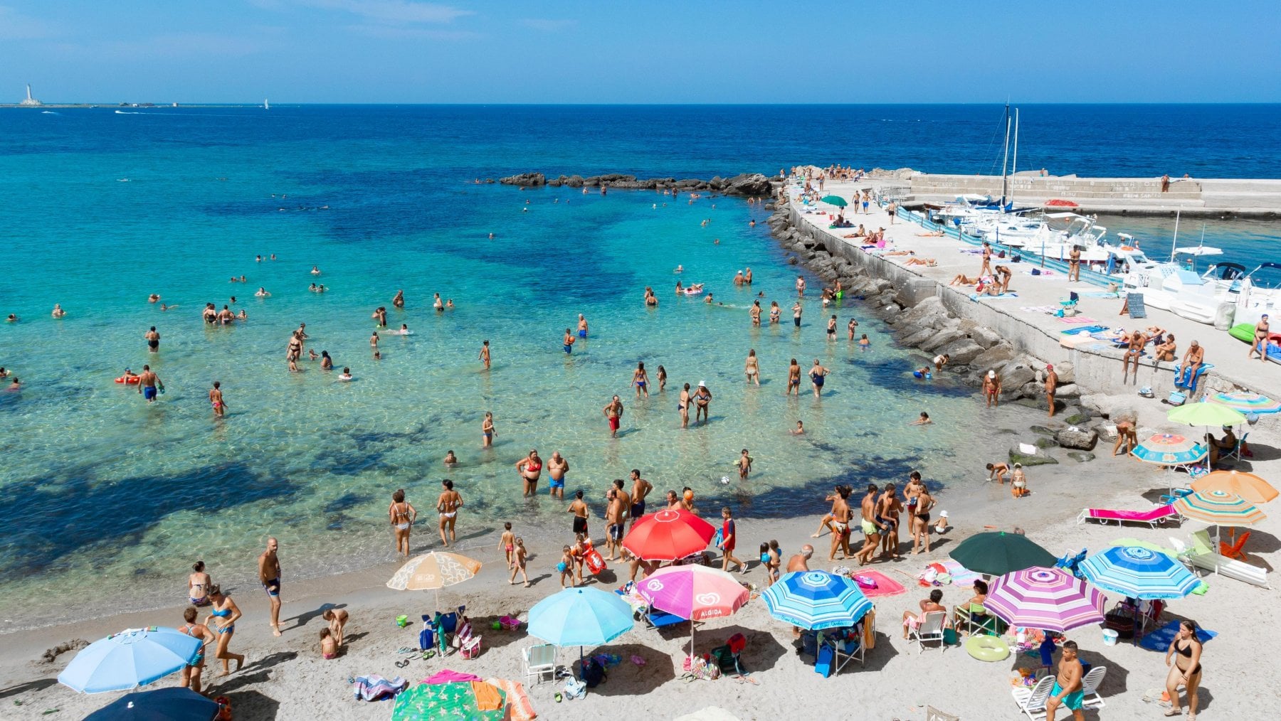 &nbsp;La spiaggia di Gallipoli in estate (Alamy)