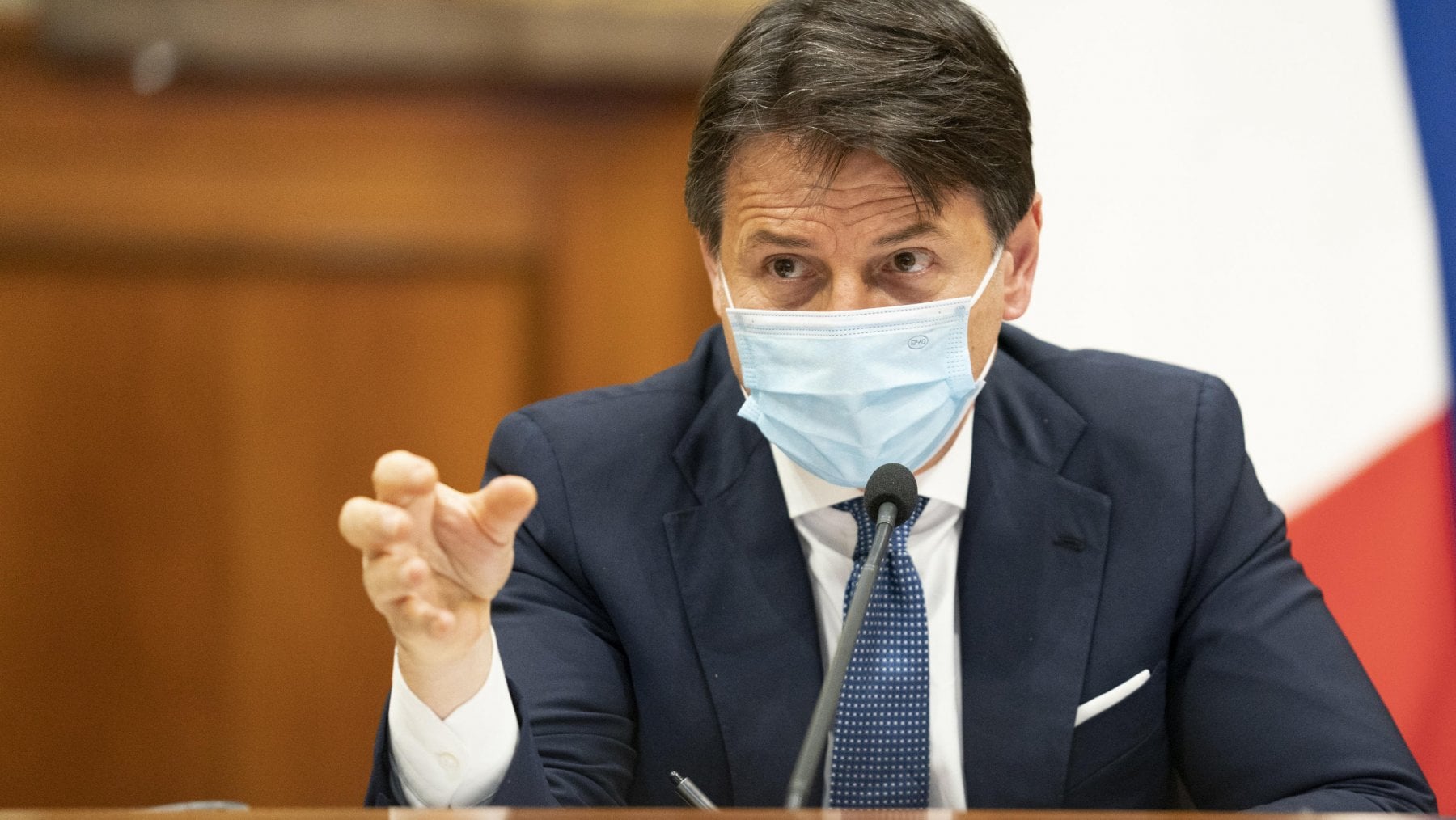 Governo, il premier nel castello assediato