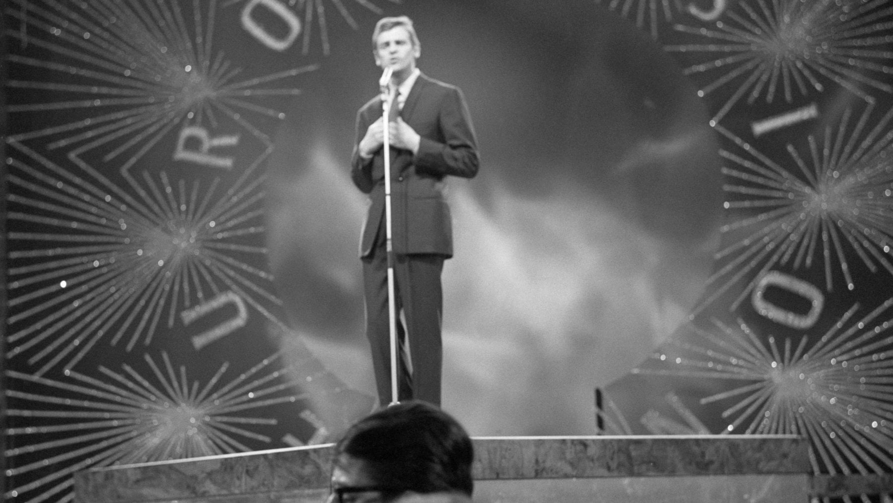"Io che amo solo te"? La canzone perfetta