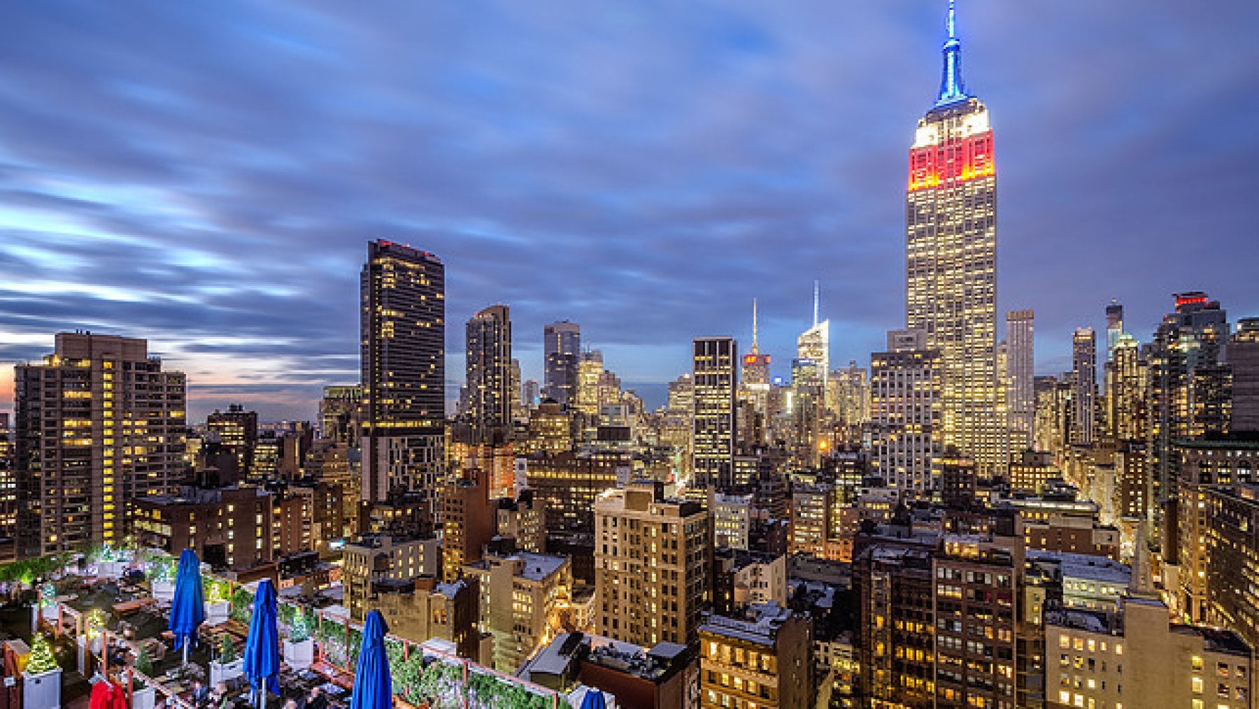 Tavoli, stufe e igloo: Manhattan diventa un’isola pedonale