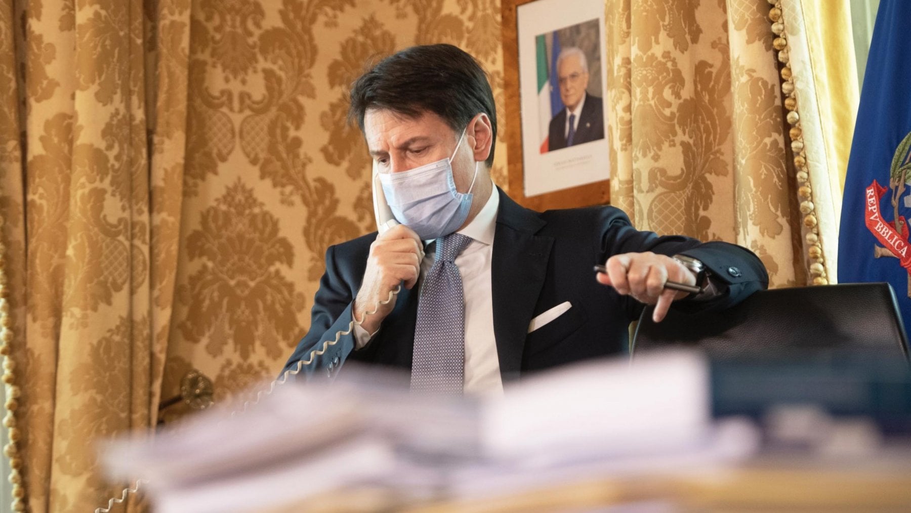 Italia in rosso, governo in bianco