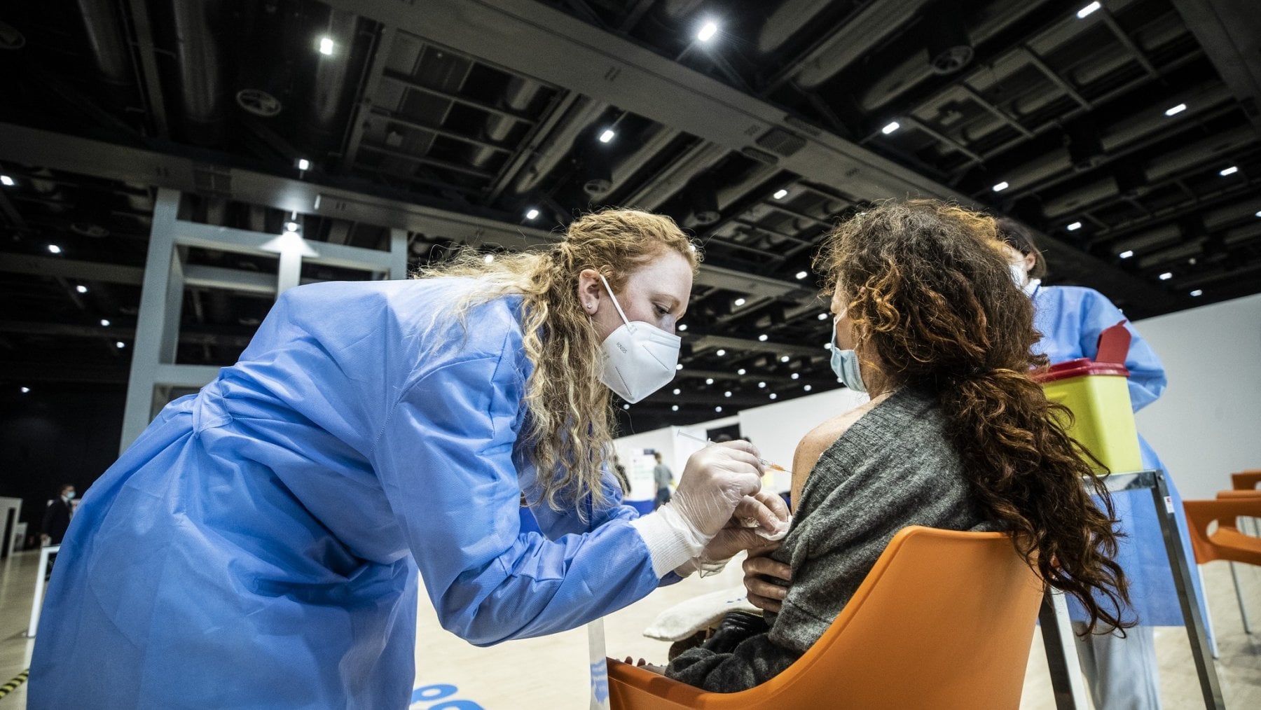 Vaccini, Regioni in ritardo. Regia unica per prenotarli