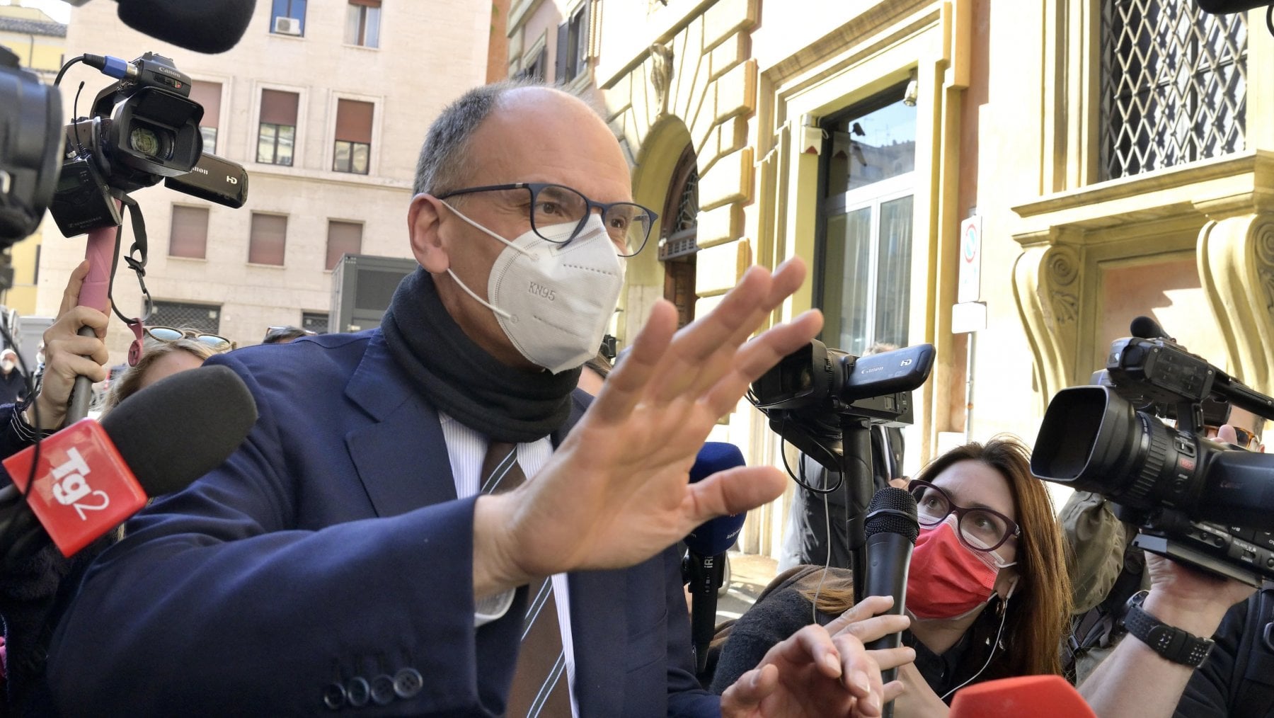 Pd, Letta: “Grande assemblea per rifondare il partito. A Roma faremo primarie”
