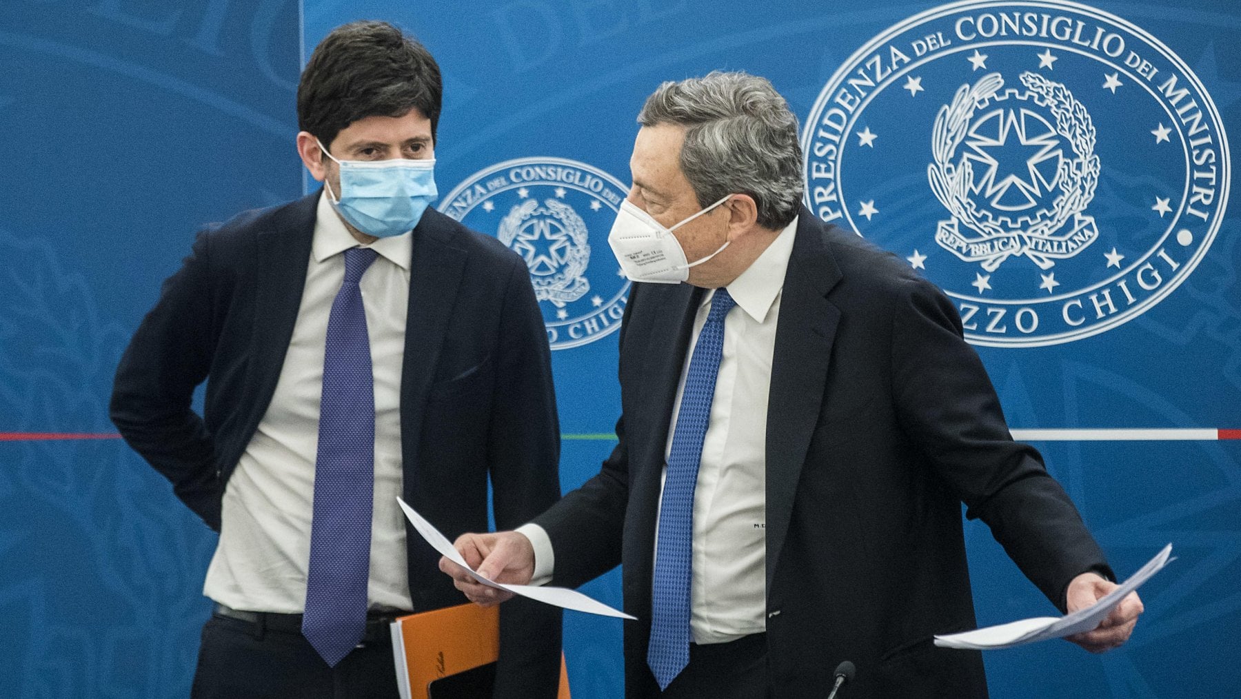 Dl Covid, scontro nel governo restano le chiusure. Draghi: "Non è l’ora di passi più lunghi"