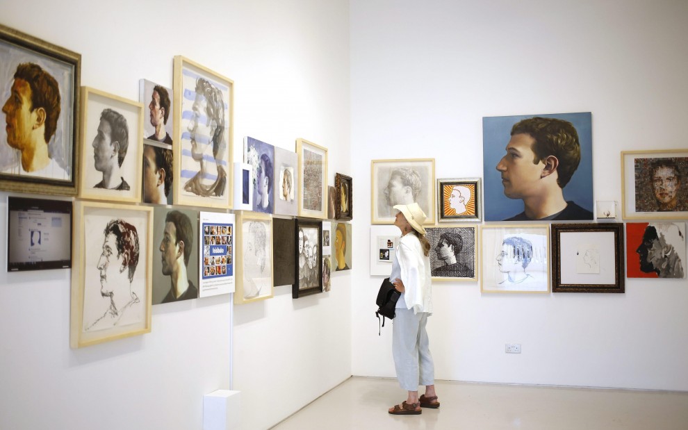 Singapore, "Il volto di Facebook": Zuckerberg in mostra
