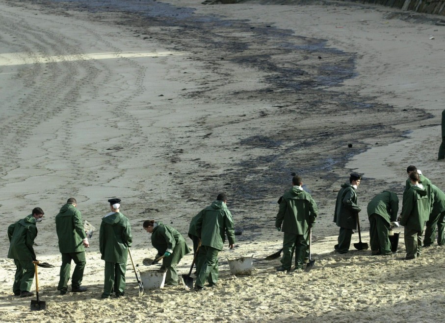 Spagna, la catastrofe della petroliera Prestige