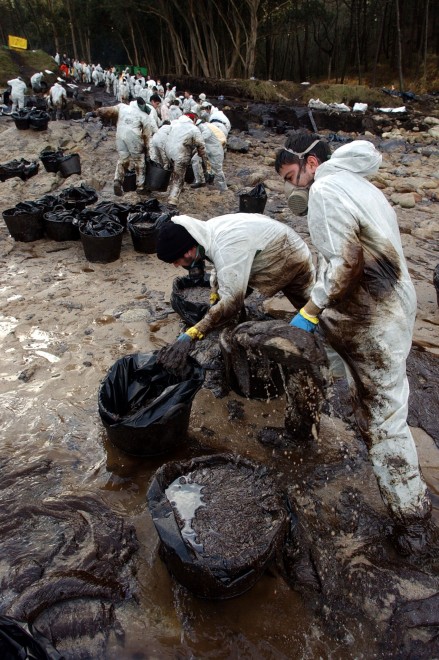 Spagna, la catastrofe della petroliera Prestige