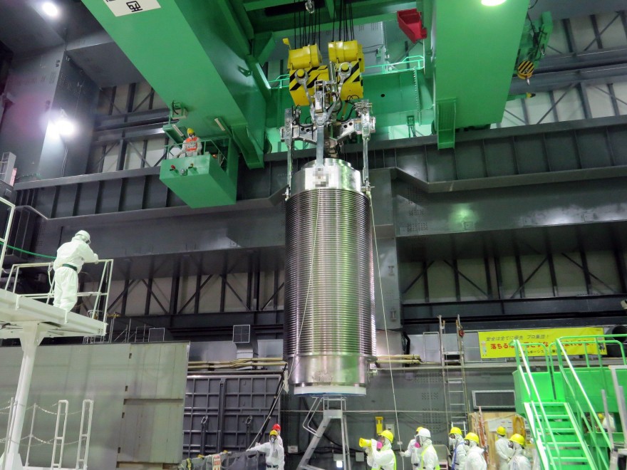 Fukushima, via alla rimozione delle barre di combustibile