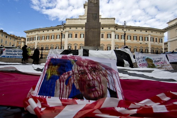 Stamina, manifestanti tentano irruzione a Montecitorio&nbsp;