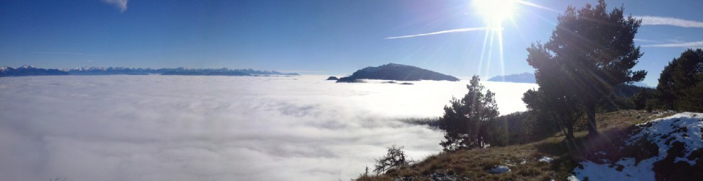 Spettacolo sulle Dolomiti: un mare di nuvole
