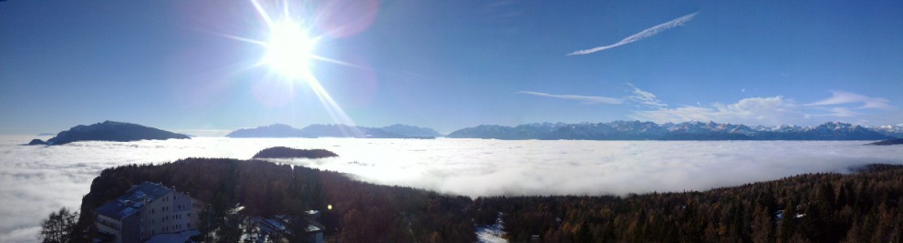 Spettacolo sulle Dolomiti: un mare di nuvole