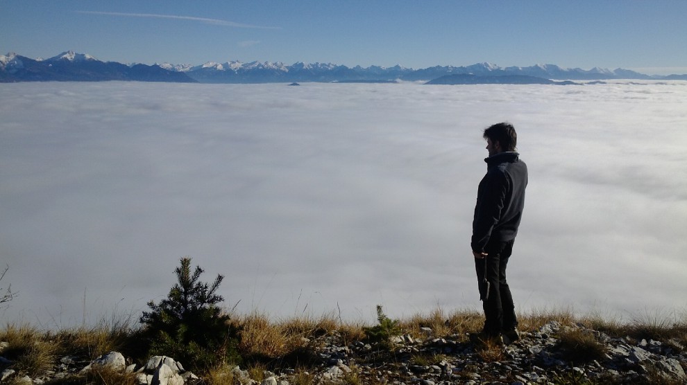 Spettacolo sulle Dolomiti: un mare di nuvole