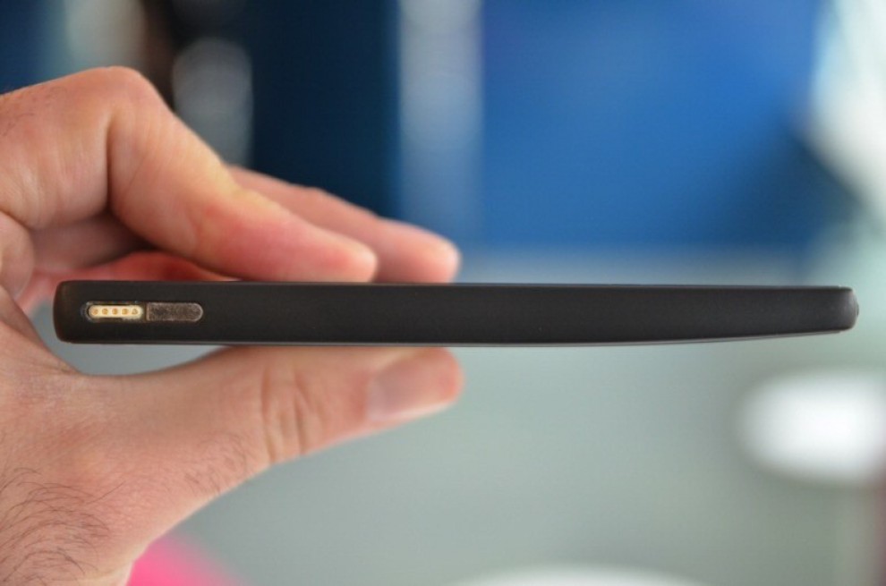 YotaPhone, lo smartphone che viene dalla Russia