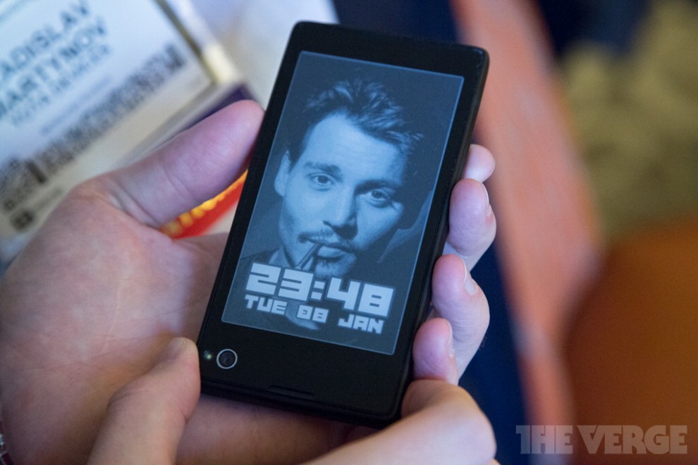 YotaPhone, lo smartphone che viene dalla Russia