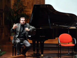 La Traviata di Daniele Gatti, un'opera dalla parte di Violetta