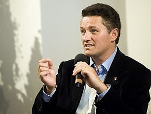 Piotr Beczala: "Il mio Alfredo complicato e un po' alla Hitchcock"