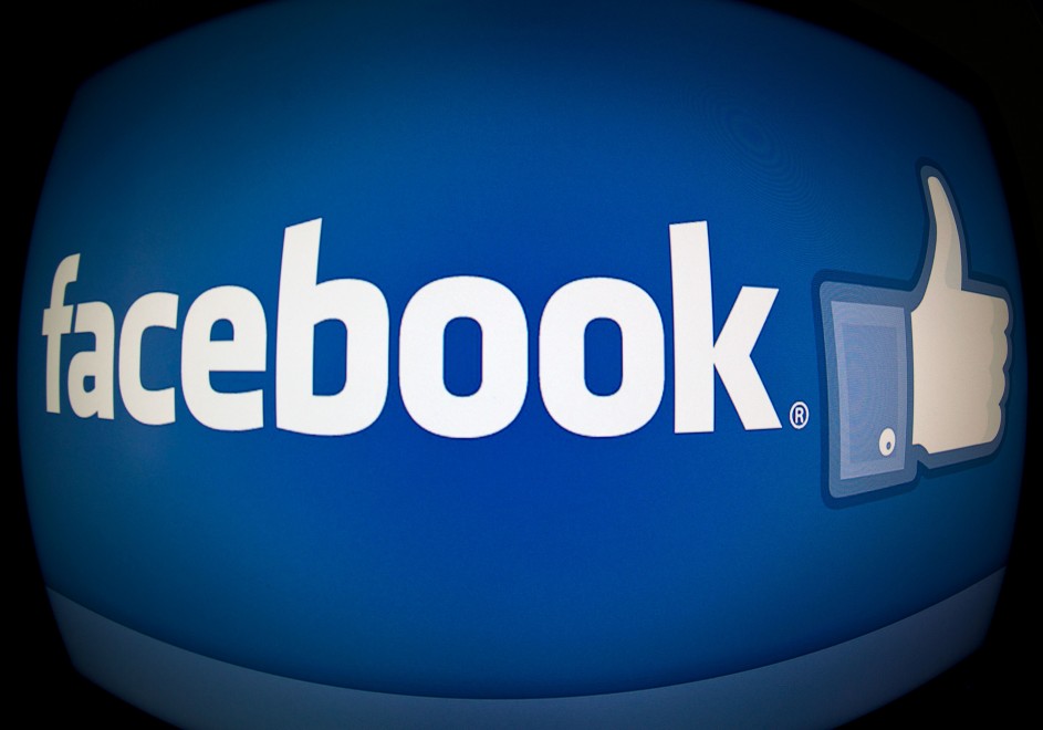 Facebook, trovata l'alternativa al 'Mi piace'. In arrivo la funzione 'Solidarizza'