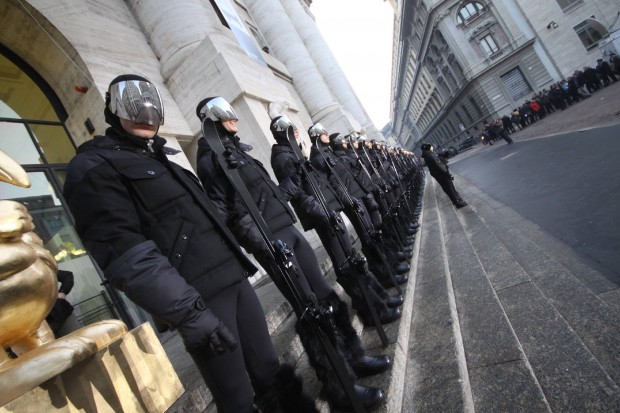 Moncler, il debutto-show a Piazza Affari - la Repubblica