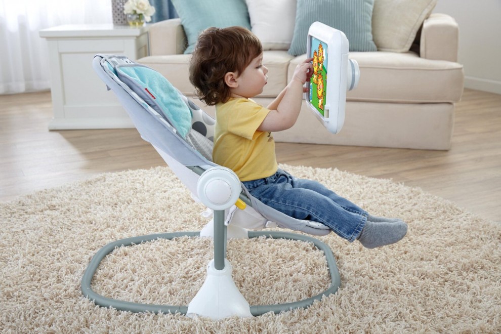 La poltrona per neonati con il porta iPad