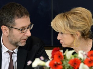 Sanremo, al via la gara: Liga raddoppia ma è Grillo l'ospite più atteso