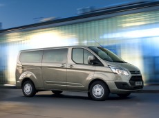 Transit Tourneo Custom, come un'auto