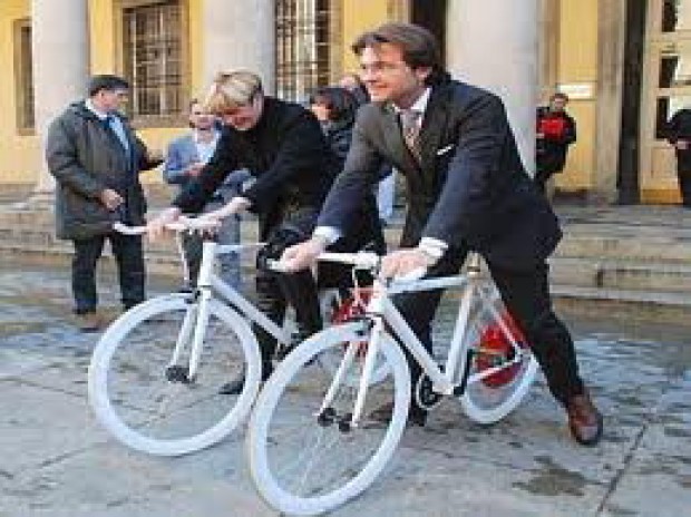 Renzi, Delrio e le bici della Guidi - la Repubblica