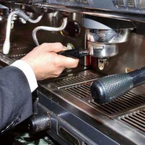 "Il caffè è più buono in un bar senza slot"