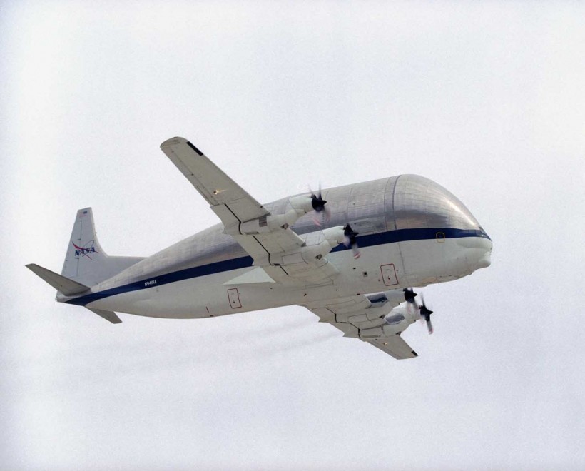 Nasa, trasporti spaziali: l'aereo sembra una balena
